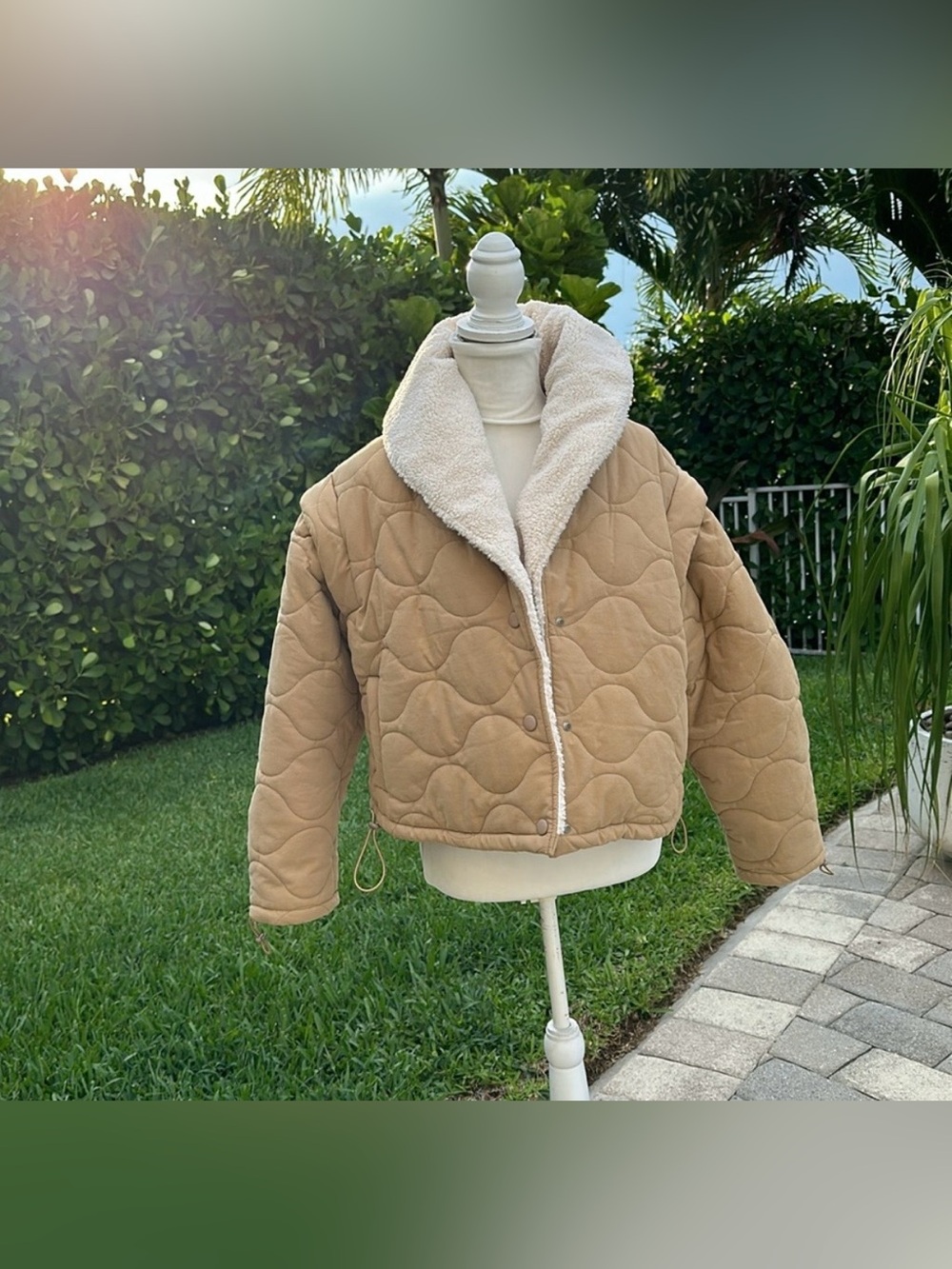 ASTR THE LABEL NADINE QUILTED FAUX SHEARLING JACKET SIZE SMALL KHAKI